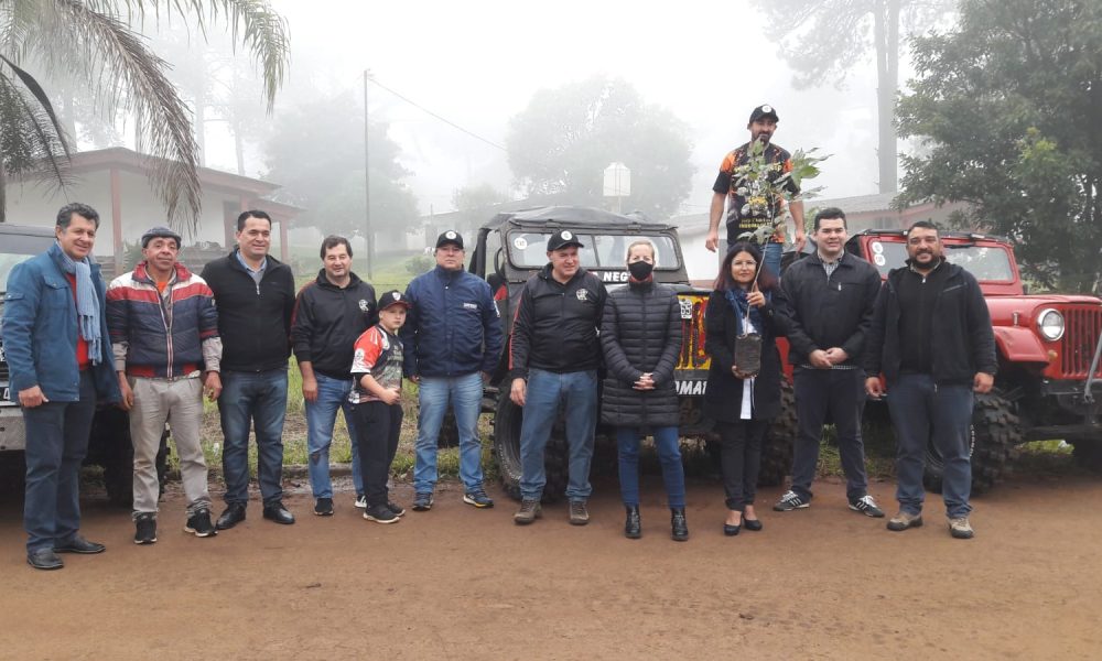 Jeep Club de Bernardo de Irigoyen aporta al cuidado del Medio Ambiente -  Agencia de Noticias Guacurari